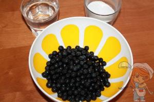초크베리 젤리: 겨울철 건강에 좋은 디저트이자 비타민 공급